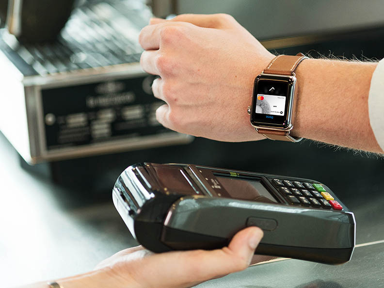 Apple watch with Apple Pay using a Macquarie card at an eftpos payment terminal